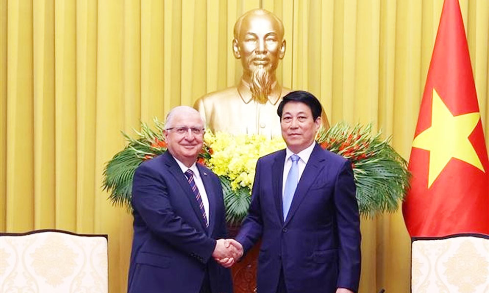 State President greets Defence Minister of Türkiye